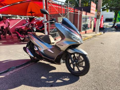 HONDA PCX 150 DLX, Foto 2