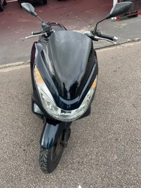 HONDA PCX 150 DLX, Foto 2