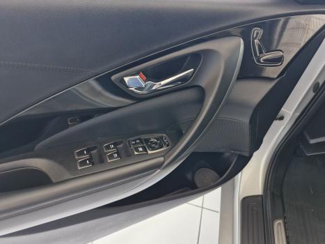 HYUNDAI Azera 3.0 V6 24V GDI AUTOM�TICO, Foto 7