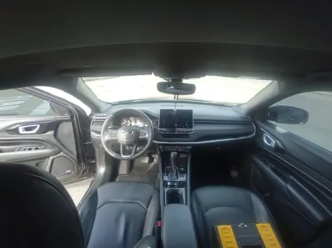 JEEP Compass 1.3 16V 4P FLEX LONGITUDE 80 ANOS T270 TURBO AUTOM�TICO, Foto 14