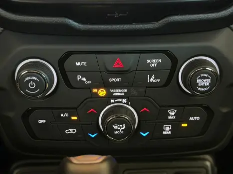 JEEP Renegade 1.3 16V 4P FLEX T270 LONGITUDE TURBO AUTOM�TICO, Foto 8