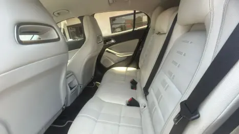 MERCEDES-BENZ GLA 200 1.6 16V 4P FLEX CGI NIGHT TURBO AUTOM�TICO, Foto 10