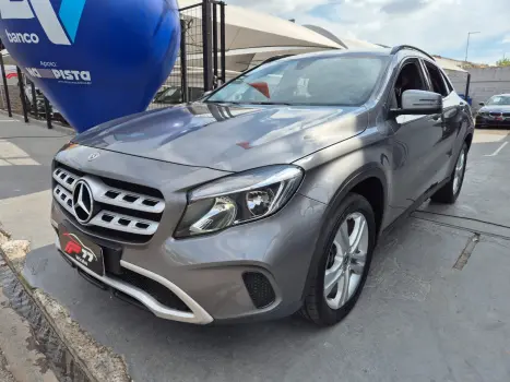 MERCEDES-BENZ GLA 200 1.6 16V 4P FLEX CGI STYLE TURBO AUTOM�TICO, Foto 2