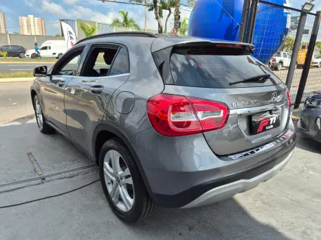 MERCEDES-BENZ GLA 200 1.6 16V 4P FLEX CGI STYLE TURBO AUTOM�TICO, Foto 4