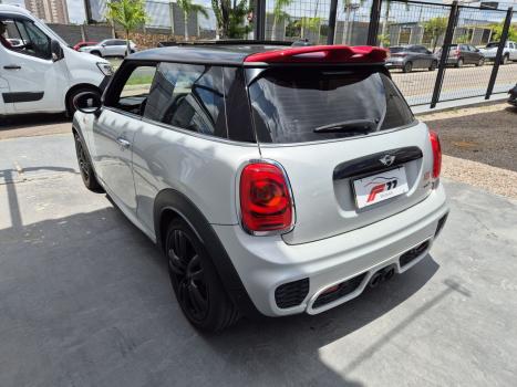 MINI Cooper 2.0 16V 4P TWINPOWER JOHN COOPER WORKS STEPTRONIC AUTOM�TICO, Foto 3