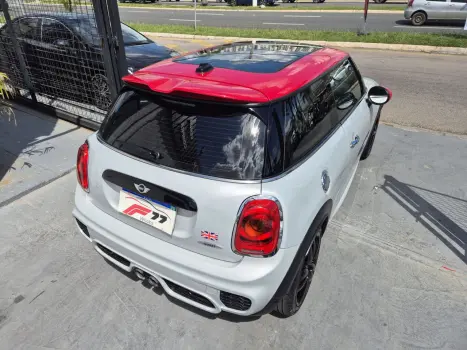 MINI Cooper 2.0 16V 4P TWINPOWER JOHN COOPER WORKS STEPTRONIC AUTOM�TICO, Foto 5