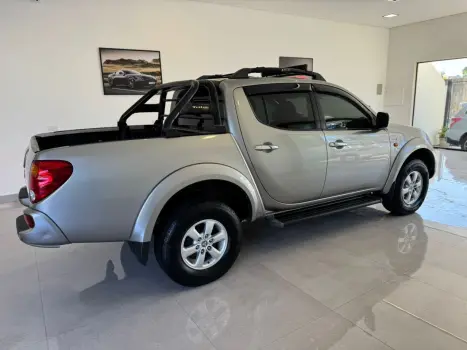 MITSUBISHI L 200 3.5 24V FLEX HPE 4X4  CABINE DUPLA AUTOM�TICO, Foto 3