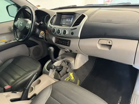 MITSUBISHI L 200 3.5 24V FLEX HPE 4X4  CABINE DUPLA AUTOM�TICO, Foto 6