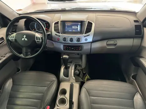 MITSUBISHI L 200 3.5 24V FLEX HPE 4X4  CABINE DUPLA AUTOM�TICO, Foto 7