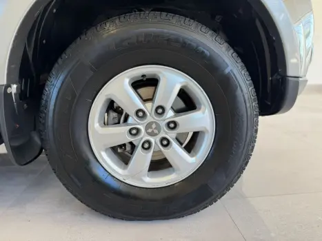 MITSUBISHI L 200 3.5 24V FLEX HPE 4X4  CABINE DUPLA AUTOM�TICO, Foto 8