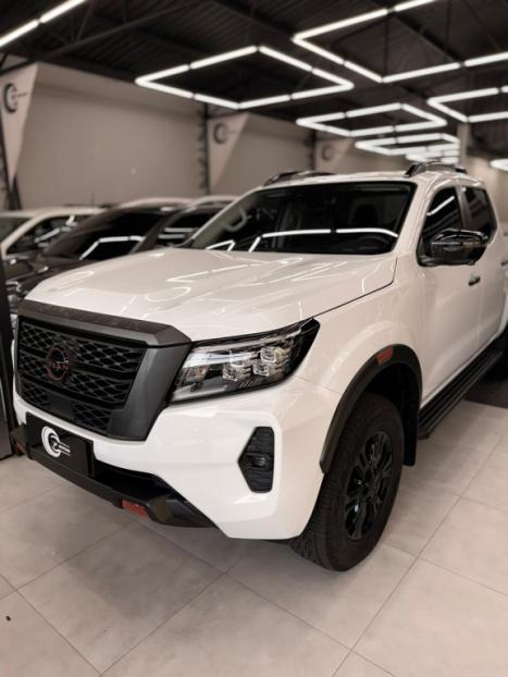 NISSAN Frontier 2.3 16V PRO4X CABINE DUPLA 4X4 BI-TURBO DIESEL AUTOMTICO, Foto 2