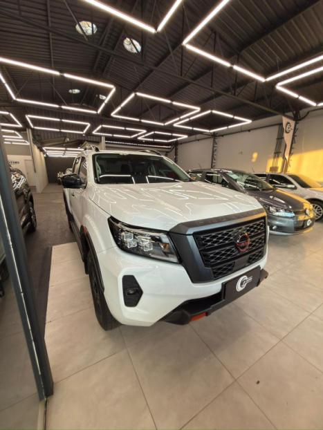 NISSAN Frontier 2.3 16V PRO4X CABINE DUPLA 4X4 BI-TURBO DIESEL AUTOMTICO, Foto 3