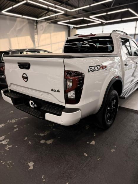 NISSAN Frontier 2.3 16V PRO4X CABINE DUPLA 4X4 BI-TURBO DIESEL AUTOMTICO, Foto 5