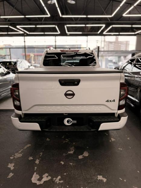 NISSAN Frontier 2.3 16V PRO4X CABINE DUPLA 4X4 BI-TURBO DIESEL AUTOMTICO, Foto 9