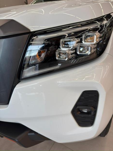 NISSAN Frontier 2.3 16V PRO4X CABINE DUPLA 4X4 BI-TURBO DIESEL AUTOMTICO, Foto 10