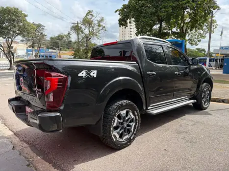 NISSAN Frontier 2.3 ATTACK CABINE DUPLA 4X4 BI-TURBO DIESEL AUTOM�TICO, Foto 3