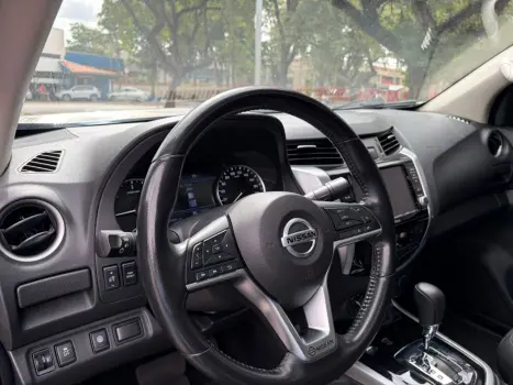 NISSAN Frontier 2.3 ATTACK CABINE DUPLA 4X4 BI-TURBO DIESEL AUTOM�TICO, Foto 12
