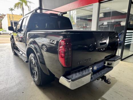 NISSAN Frontier 2.5 4X4 LE CABINE DUPLA TURBO DIESEL AUTOMÁTICO, Foto 5
