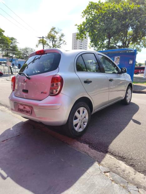 NISSAN March 1.6 16V 4P SR FLEX, Foto 3