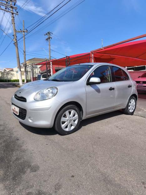 NISSAN March 1.6 16V 4P SR FLEX, Foto 4