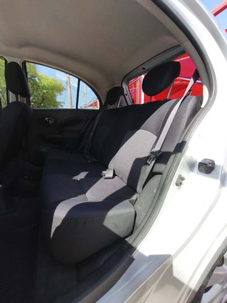 NISSAN March 1.6 16V 4P SR FLEX, Foto 9