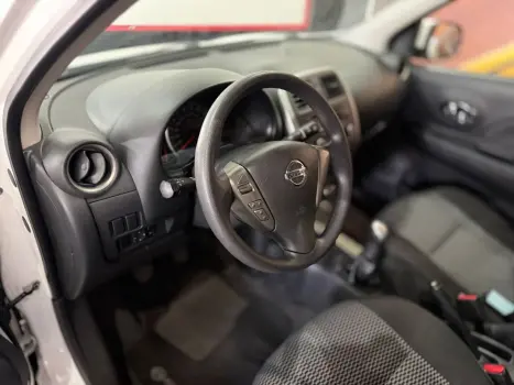 NISSAN March 1.6 16V 4P SV FLEX, Foto 5