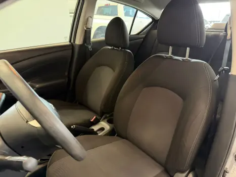 NISSAN Versa Sedan 1.6 16V 4P FLEX SV, Foto 15