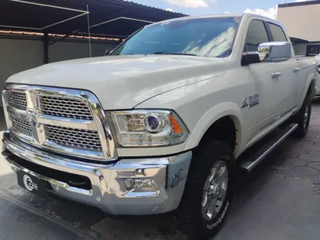 RAM 2500 6.7 I6 24V SLT CABINE DUPLA TURBO DIESEL LARAMIE 4X4 AUTOMTICO, Foto 2