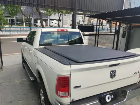 RAM 2500 6.7 I6 24V SLT CABINE DUPLA TURBO DIESEL LARAMIE 4X4 AUTOMTICO, Foto 4