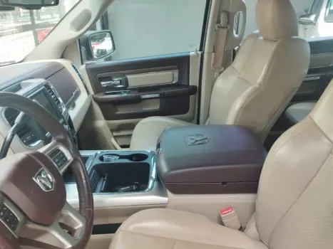 RAM 2500 6.7 I6 24V SLT CABINE DUPLA TURBO DIESEL LARAMIE 4X4 AUTOMTICO, Foto 7