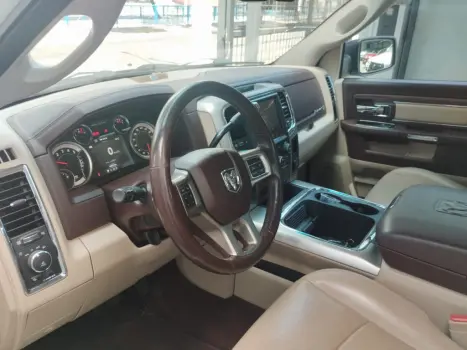 RAM 2500 6.7 I6 24V SLT CABINE DUPLA TURBO DIESEL LARAMIE 4X4 AUTOMTICO, Foto 8