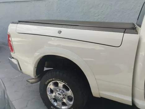 RAM 2500 6.7 I6 24V SLT CABINE DUPLA TURBO DIESEL LARAMIE 4X4 AUTOMTICO, Foto 11