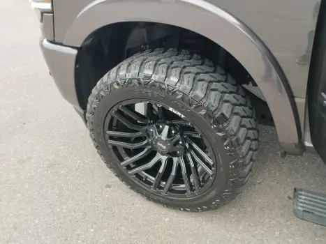 RAM 2500 6.7 I6 24V SLT CABINE DUPLA TURBO DIESEL NIGHT EDITION 4X4 AUTOM�TICO, Foto 5