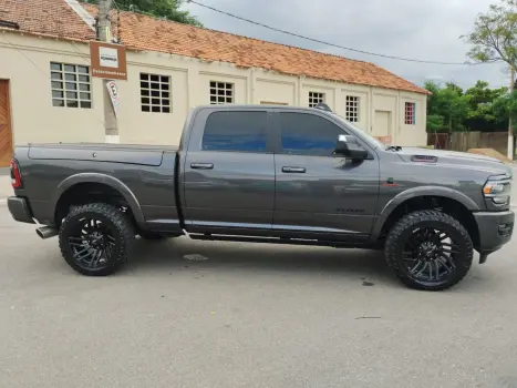 RAM 2500 6.7 I6 24V SLT CABINE DUPLA TURBO DIESEL NIGHT EDITION 4X4 AUTOM�TICO, Foto 9