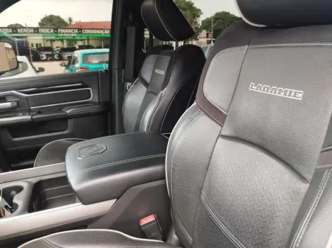 RAM 2500 6.7 I6 24V SLT CABINE DUPLA TURBO DIESEL NIGHT EDITION 4X4 AUTOM�TICO, Foto 15