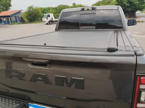 RAM 2500 6.7 I6 24V SLT CABINE DUPLA TURBO DIESEL NIGHT EDITION 4X4 AUTOM�TICO, Foto 16