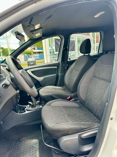 RENAULT Duster 1.6 16V 4P FLEX SCE AUTHENTIQUE X-TRONIC AUTOM�TICO, Foto 5