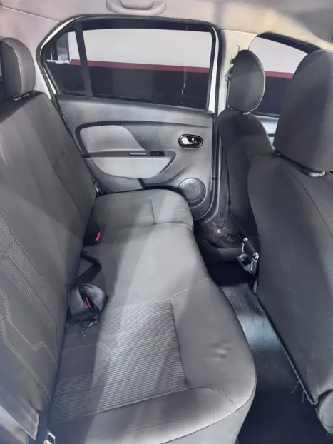 RENAULT Logan 1.6 16V 4P FLEX EXPRESSION, Foto 6