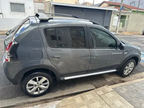 RENAULT Sandero 1.6 16V 4P FLEX STEPWAY AUTOM�TICO, Foto 7