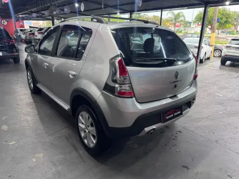 RENAULT Sandero 1.6 16V 4P FLEX STEPWAY AUTOMÁTICO, Foto 3