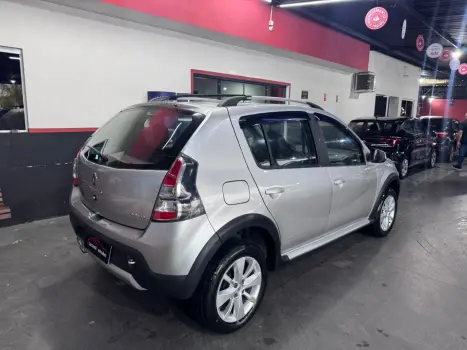RENAULT Sandero 1.6 16V 4P FLEX STEPWAY AUTOMÁTICO, Foto 4