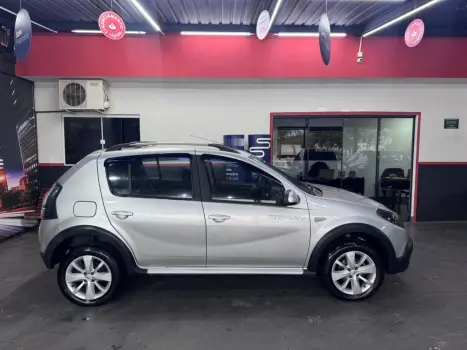 RENAULT Sandero 1.6 16V 4P FLEX STEPWAY AUTOMÁTICO, Foto 5