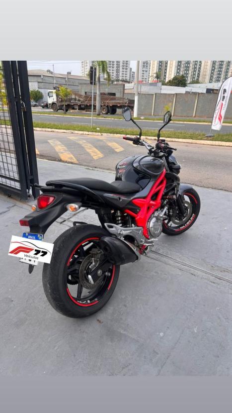 SUZUKI Gladius 650 , Foto 3