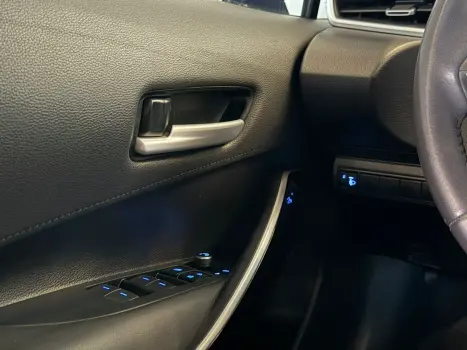 TOYOTA Corolla 2.0 16V 4P FLEX XEI DIRECT SHIFT AUTOM�TICO CVT, Foto 17