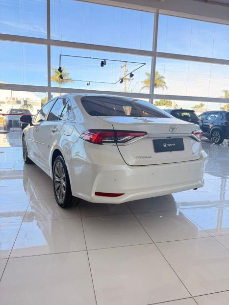 TOYOTA Corolla 2.0 16V 4P FLEX XEI DIRECT SHIFT AUTOM�TICO CVT, Foto 4