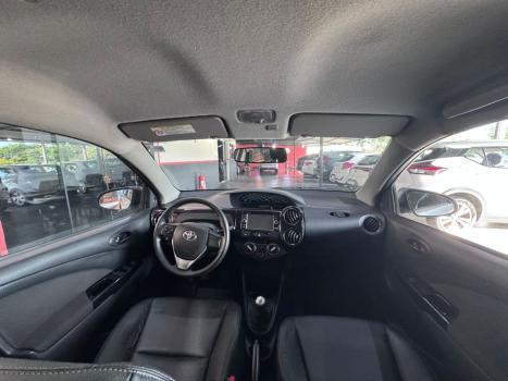 TOYOTA Etios Cross 1.5 16V 4P, Foto 3