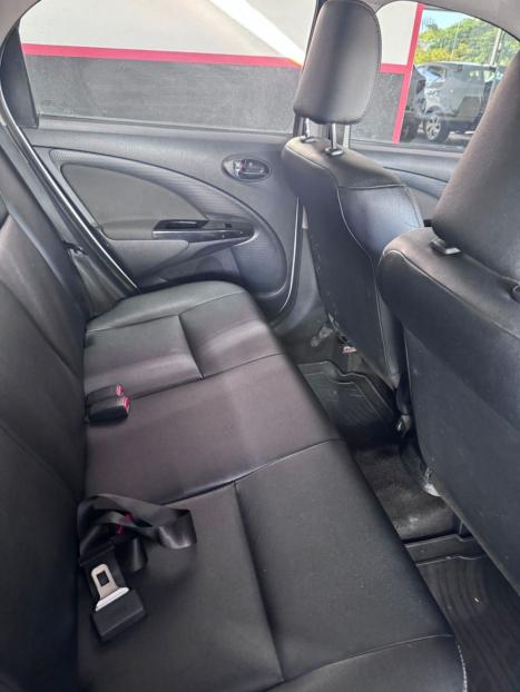 TOYOTA Etios Cross 1.5 16V 4P, Foto 6
