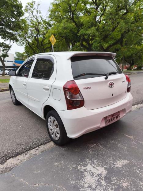 TOYOTA Etios Hatch 1.3 16V 4P FLEX X, Foto 3