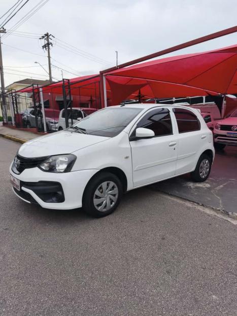 TOYOTA Etios Hatch 1.3 16V 4P FLEX X, Foto 4