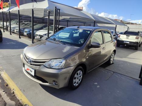 TOYOTA Etios Hatch 1.3 16V 4P FLEX, Foto 1